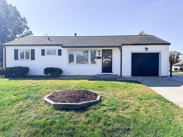 9 Glenview Drive , Decatur, IL 62521