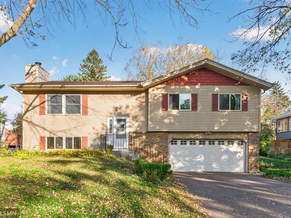 4292 Heritage Drive, Vadnais Heights, MN 55127