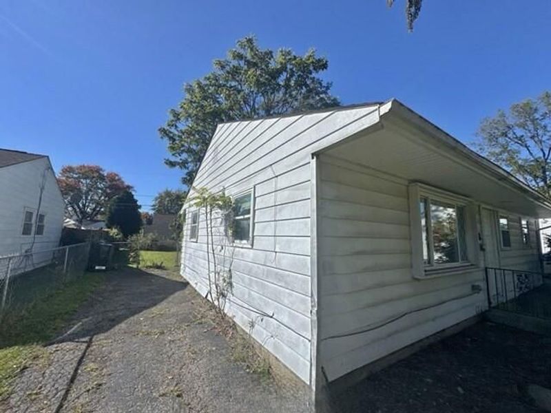 903 S Hampton Road , Columbus, OH 43227 Photo 3