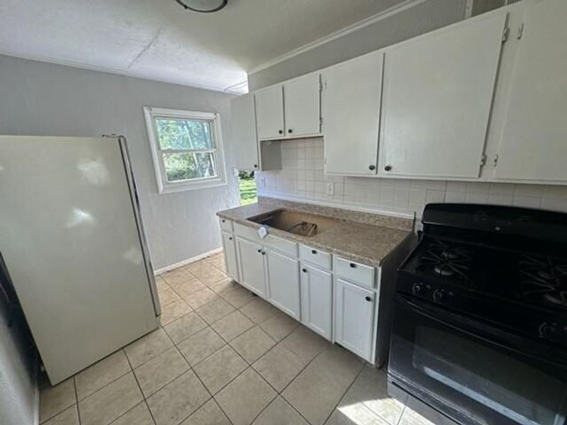 903 S Hampton Road , Columbus, OH 43227 Photo 6