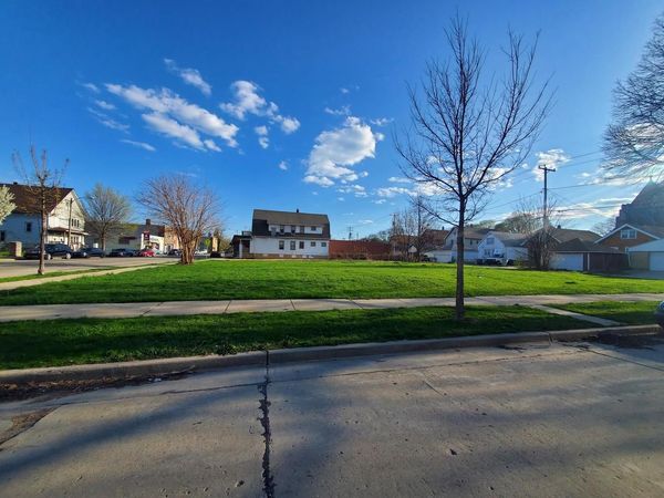 3885-97 N PORT WASHINGTON AVENUE, Milwaukee, WI 53212