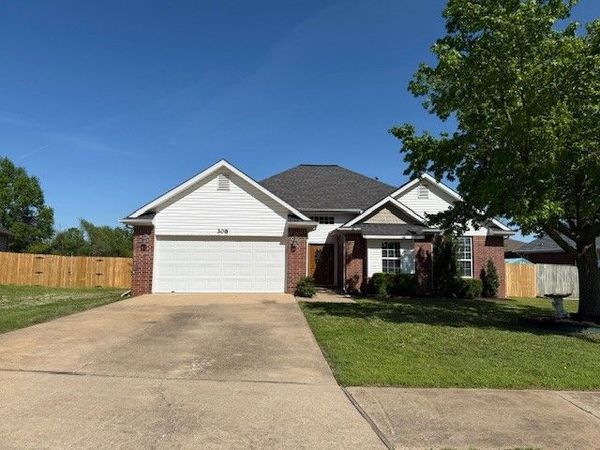 308 NE Cobblestone Lane , Bentonville, AR 72712