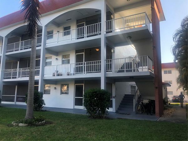 541 Blue Heron Dr , Unit 220, Hallandale Beach, FL 33009