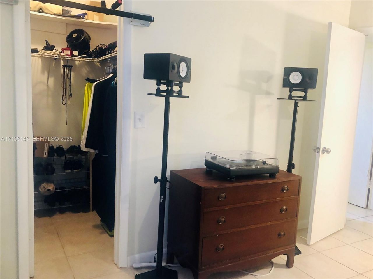 541 Blue Heron Dr , Unit 220, Hallandale Beach, FL 33009 Photo