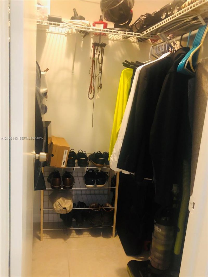 541 Blue Heron Dr , Unit 220, Hallandale Beach, FL 33009 Photo