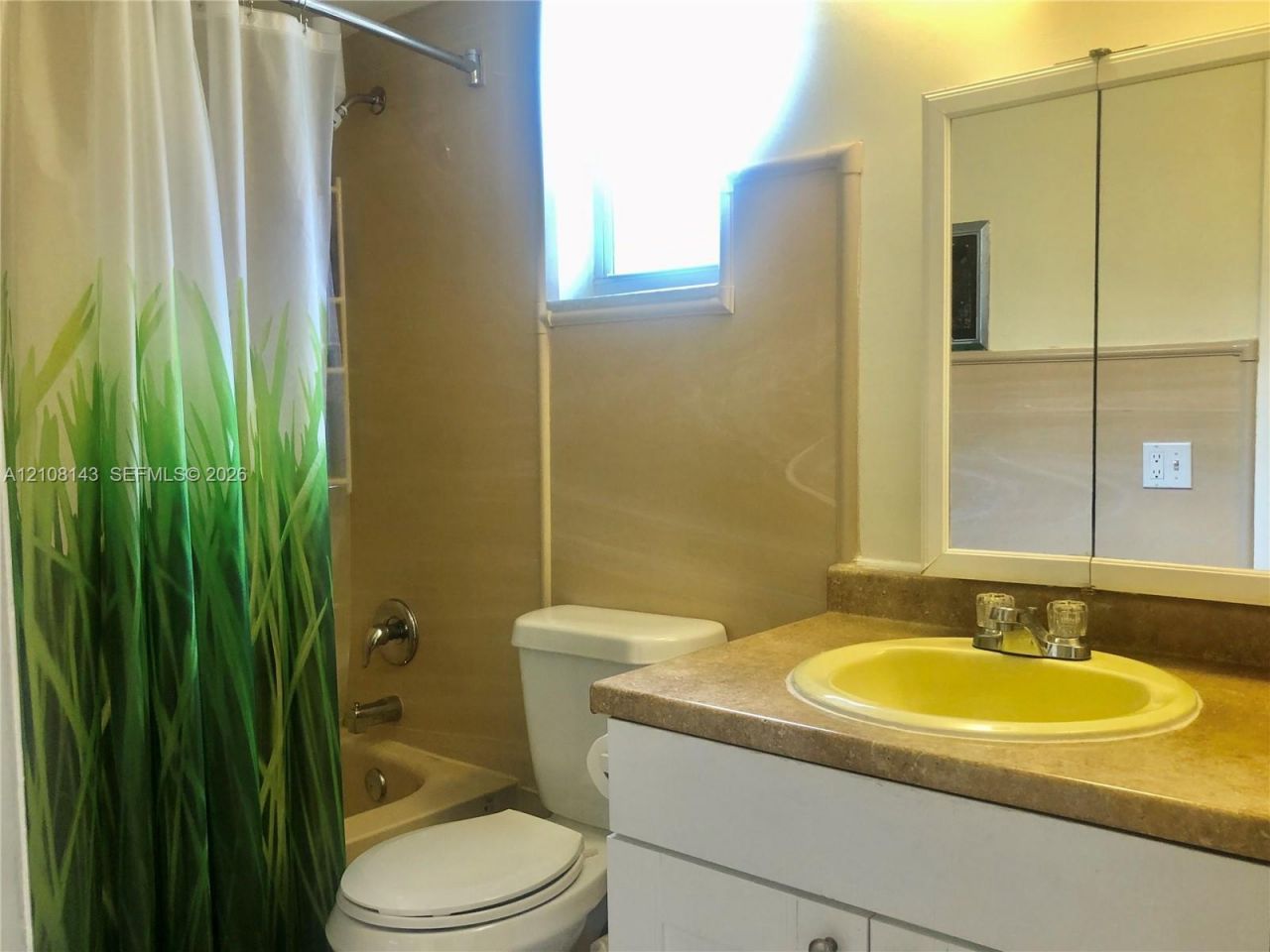 541 Blue Heron Dr , Unit 220, Hallandale Beach, FL 33009 Photo