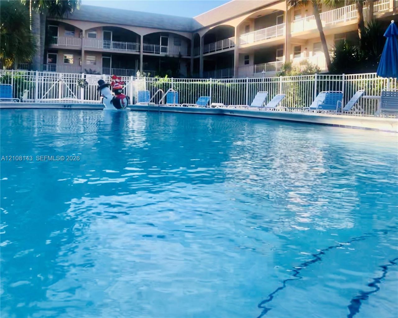 541 Blue Heron Dr , Unit 220, Hallandale Beach, FL 33009 Photo