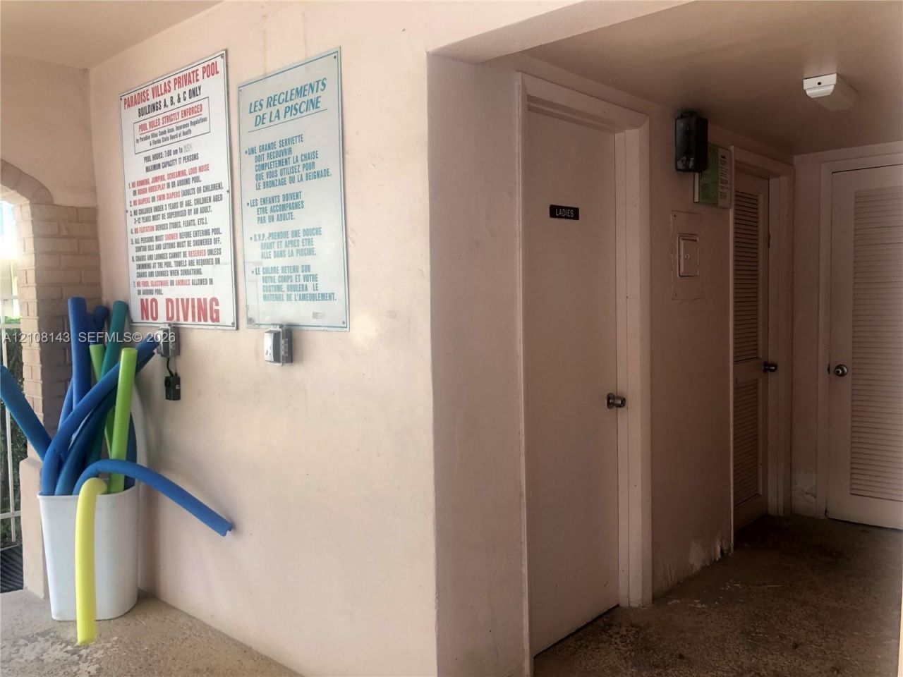 541 Blue Heron Dr , Unit 220, Hallandale Beach, FL 33009 Photo