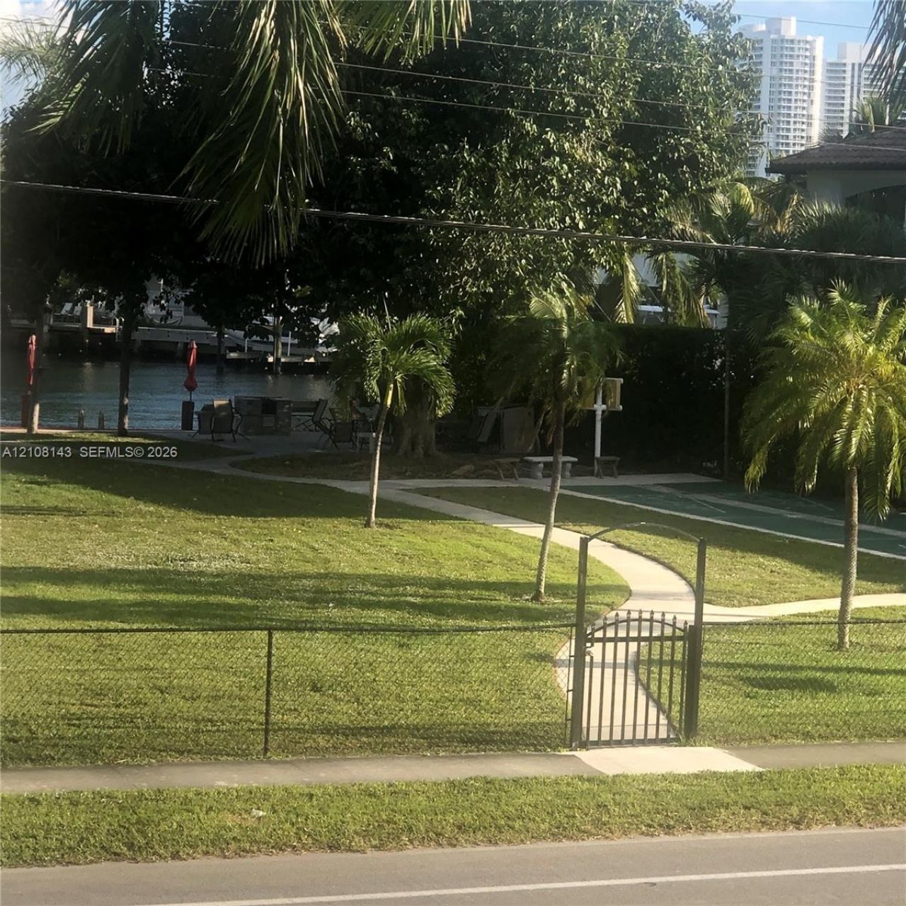 541 Blue Heron Dr , Unit 220, Hallandale Beach, FL 33009 Photo