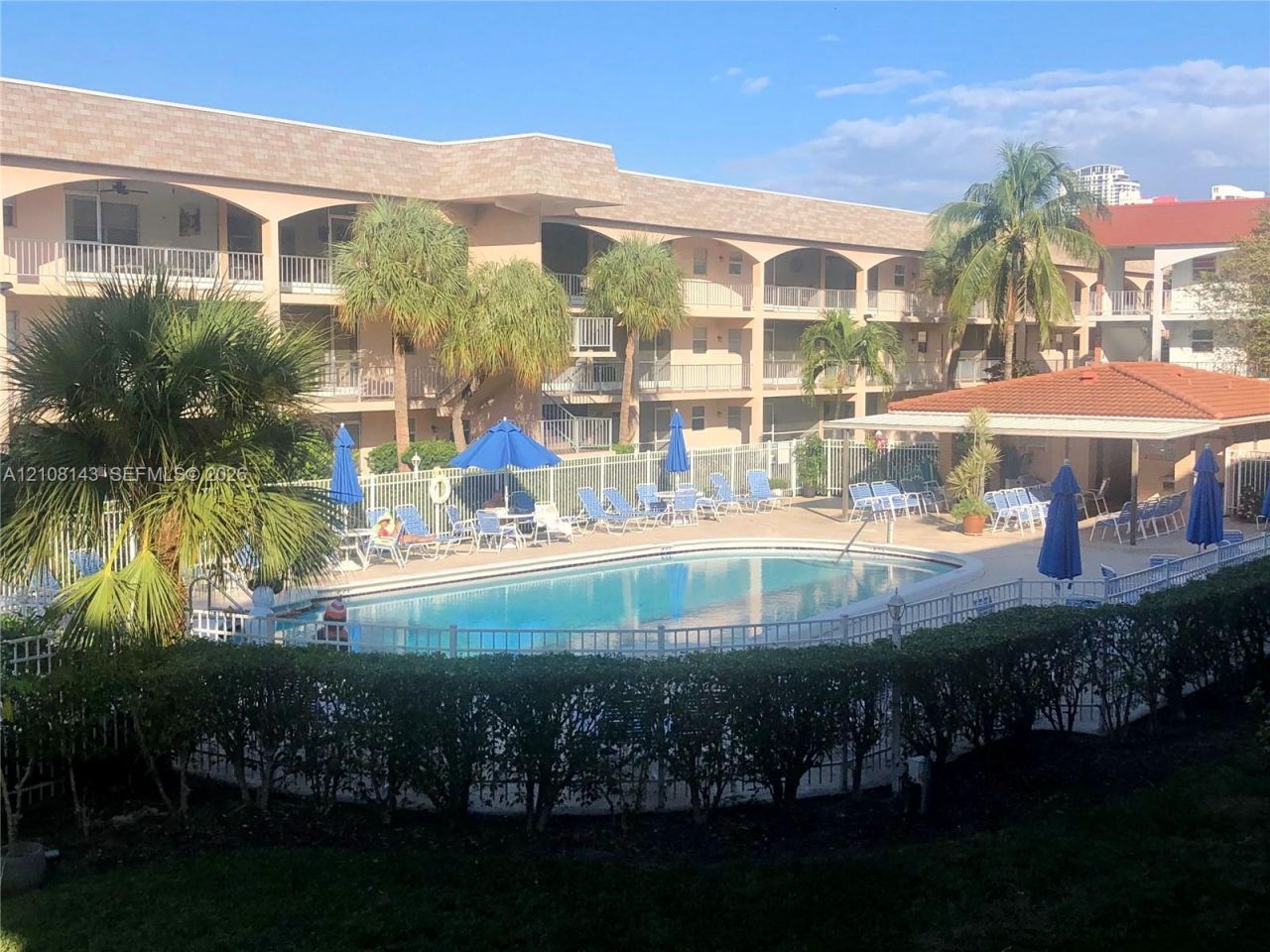 541 Blue Heron Dr , Unit 220, Hallandale Beach, FL 33009 Photo
