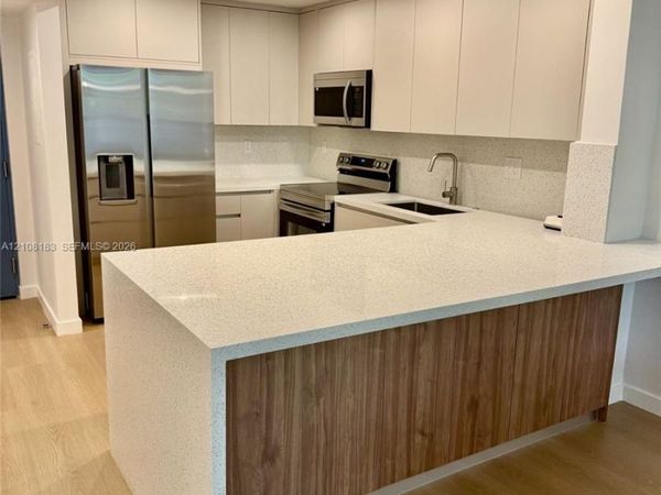 101 Ocean Lane Dr , Unit 205, Key Biscayne, FL 33149