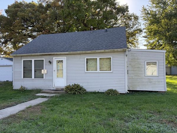 4120 6th Street, Rock Island, IL 61201