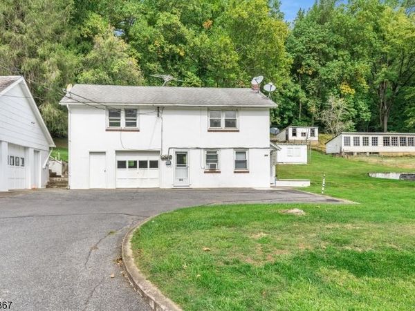 366 Church Rd, Holland, NJ 08848