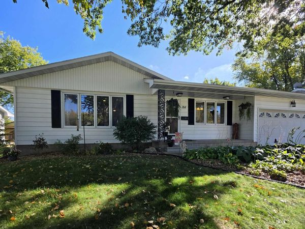211 Lambeth Road, Waterloo, IA 50701