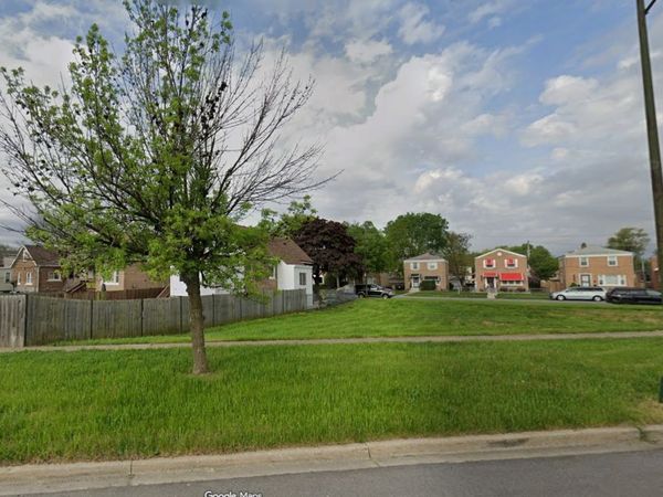 9021 S Colfax Avenue , Chicago, IL 60617