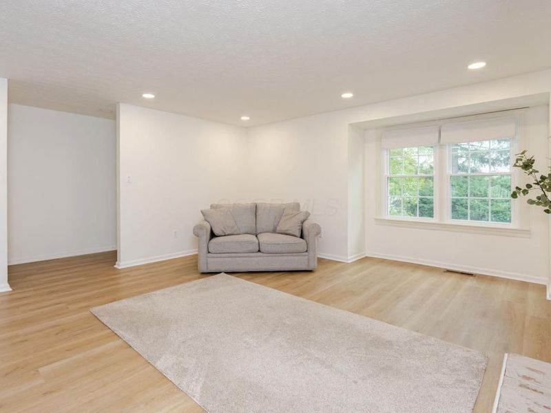 5125 Ranstead Court, Columbus, OH 43220 Photo 3
