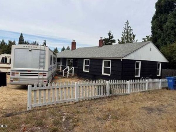 3251 W 18th Avenue, Eugene, OR 97402