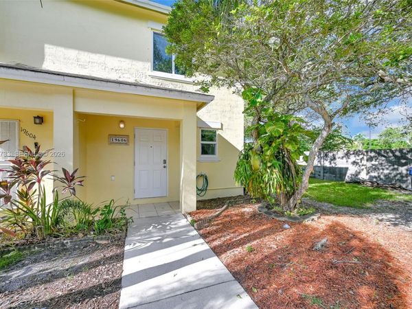 19606 SW 103rd Ct , Unit 4, Cutler Bay, FL 33157