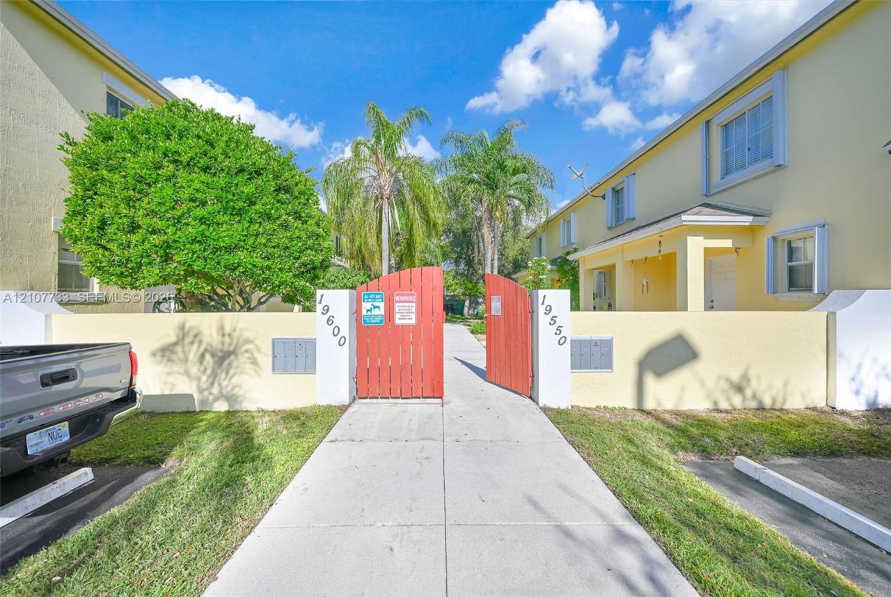 19606 SW 103rd Ct , Unit 4, Cutler Bay, FL 33157 Photo