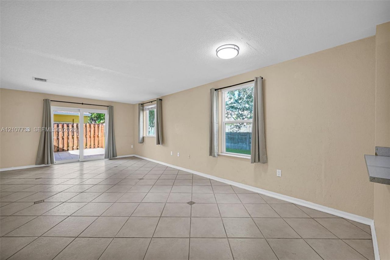 19606 SW 103rd Ct , Unit 4, Cutler Bay, FL 33157 Photo