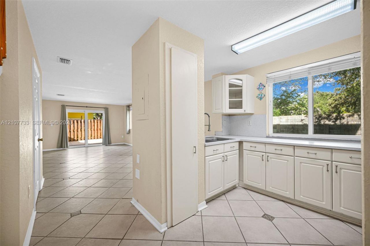19606 SW 103rd Ct , Unit 4, Cutler Bay, FL 33157 Photo