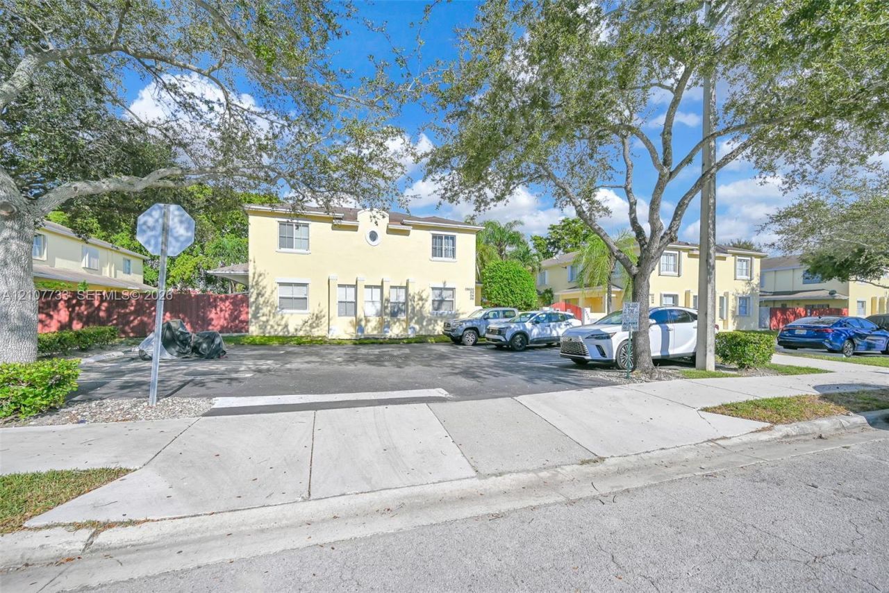 19606 SW 103rd Ct , Unit 4, Cutler Bay, FL 33157 Photo