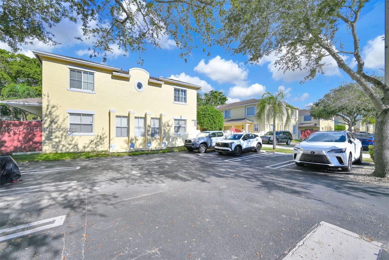 19606 SW 103rd Ct , Unit 4, Cutler Bay, FL 33157 Photo
