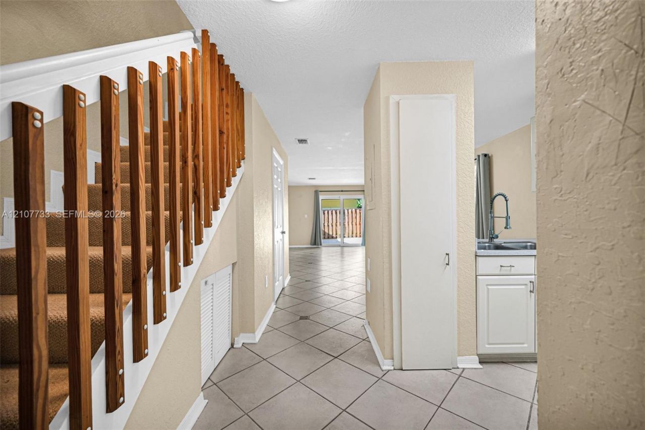 19606 SW 103rd Ct , Unit 4, Cutler Bay, FL 33157 Photo