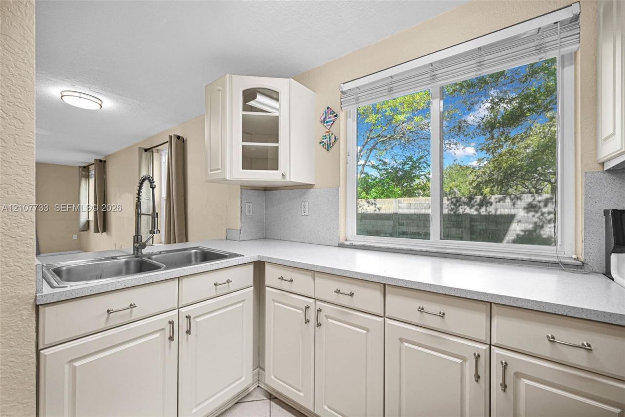 19606 SW 103rd Ct , Unit 4, Cutler Bay, FL 33157 Photo