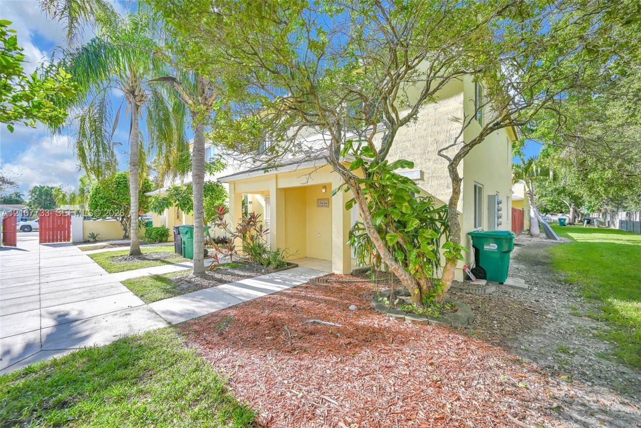 19606 SW 103rd Ct , Unit 4, Cutler Bay, FL 33157 Photo
