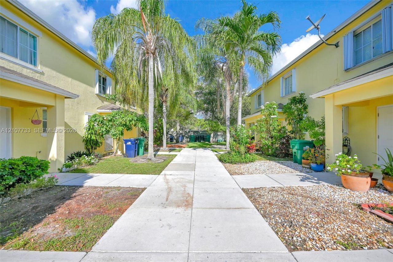 19606 SW 103rd Ct , Unit 4, Cutler Bay, FL 33157 Photo