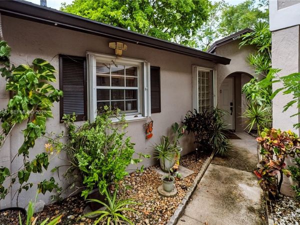 3983 NW 122nd Ter, Sunrise, FL 33323