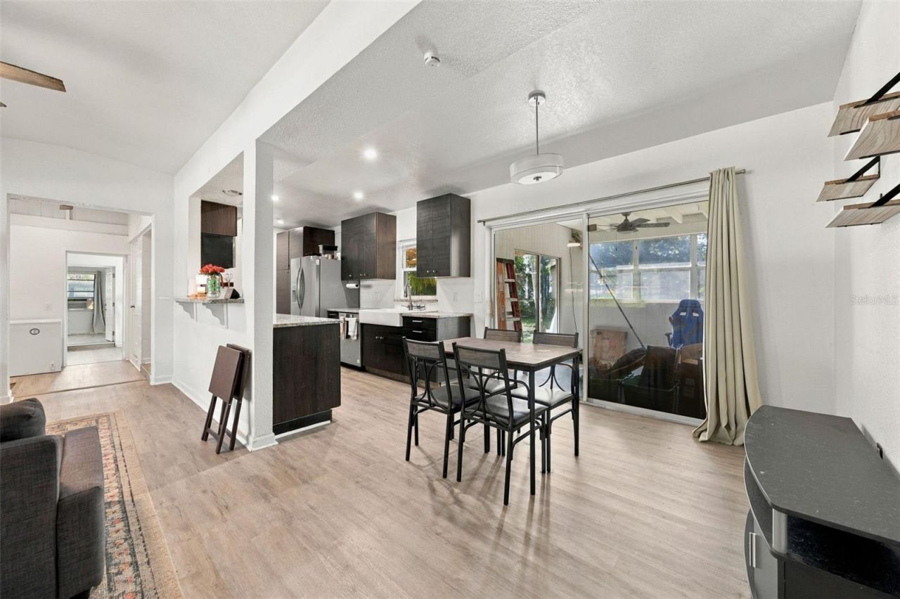 133 E Lauren Court , Fern Park, FL 32730 Photo