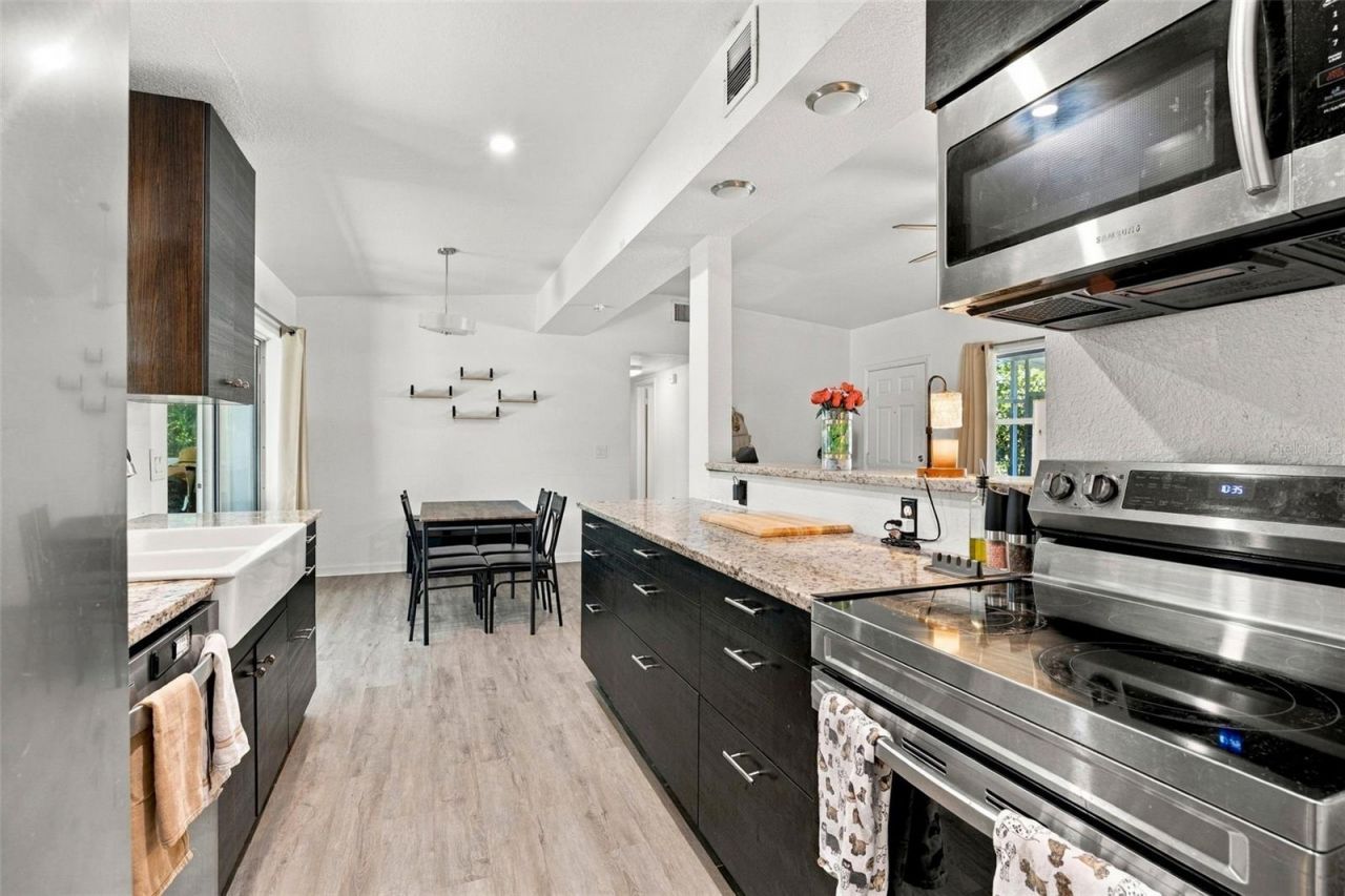 133 E Lauren Court , Fern Park, FL 32730 Photo