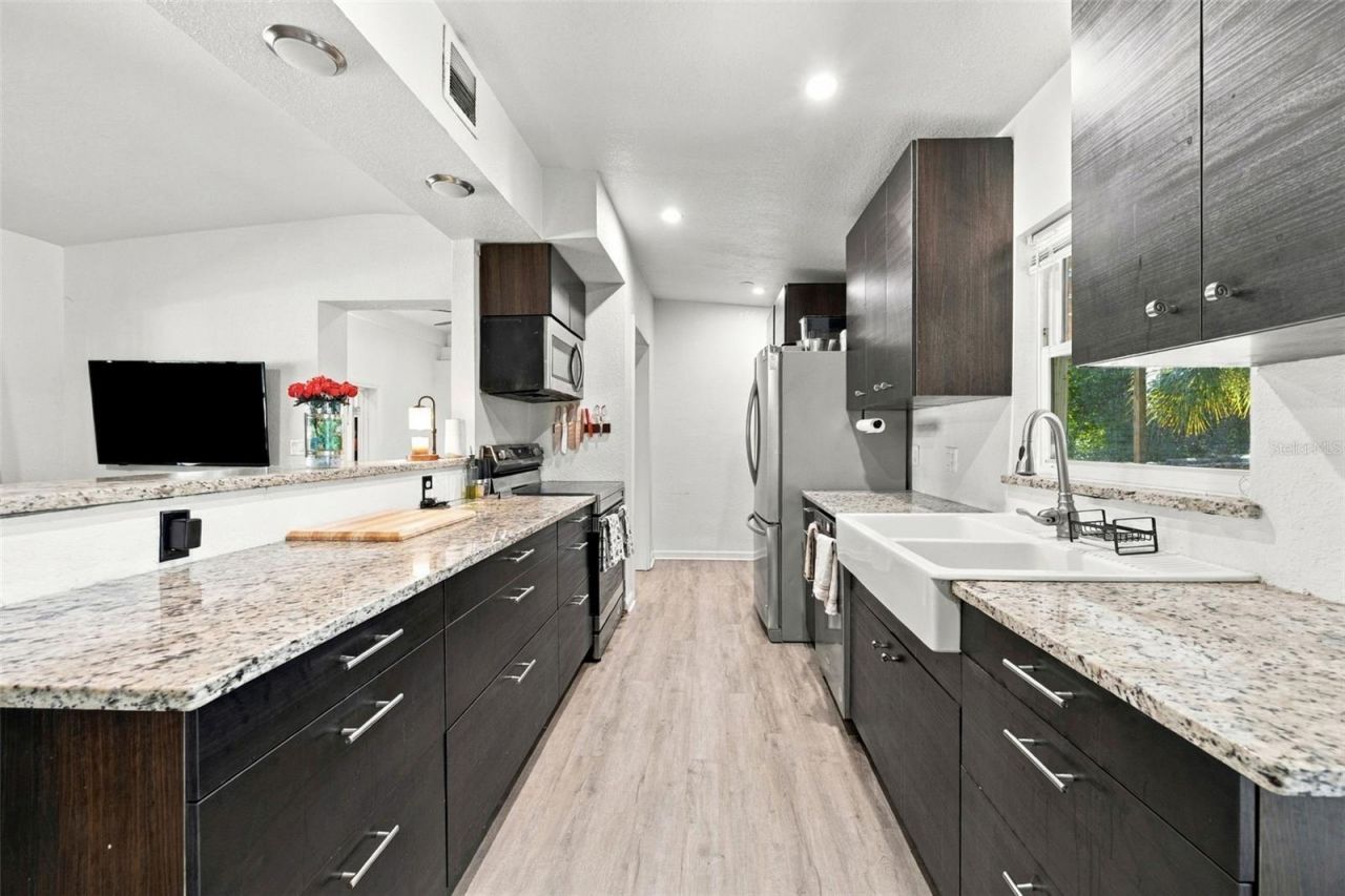133 E Lauren Court , Fern Park, FL 32730 Photo