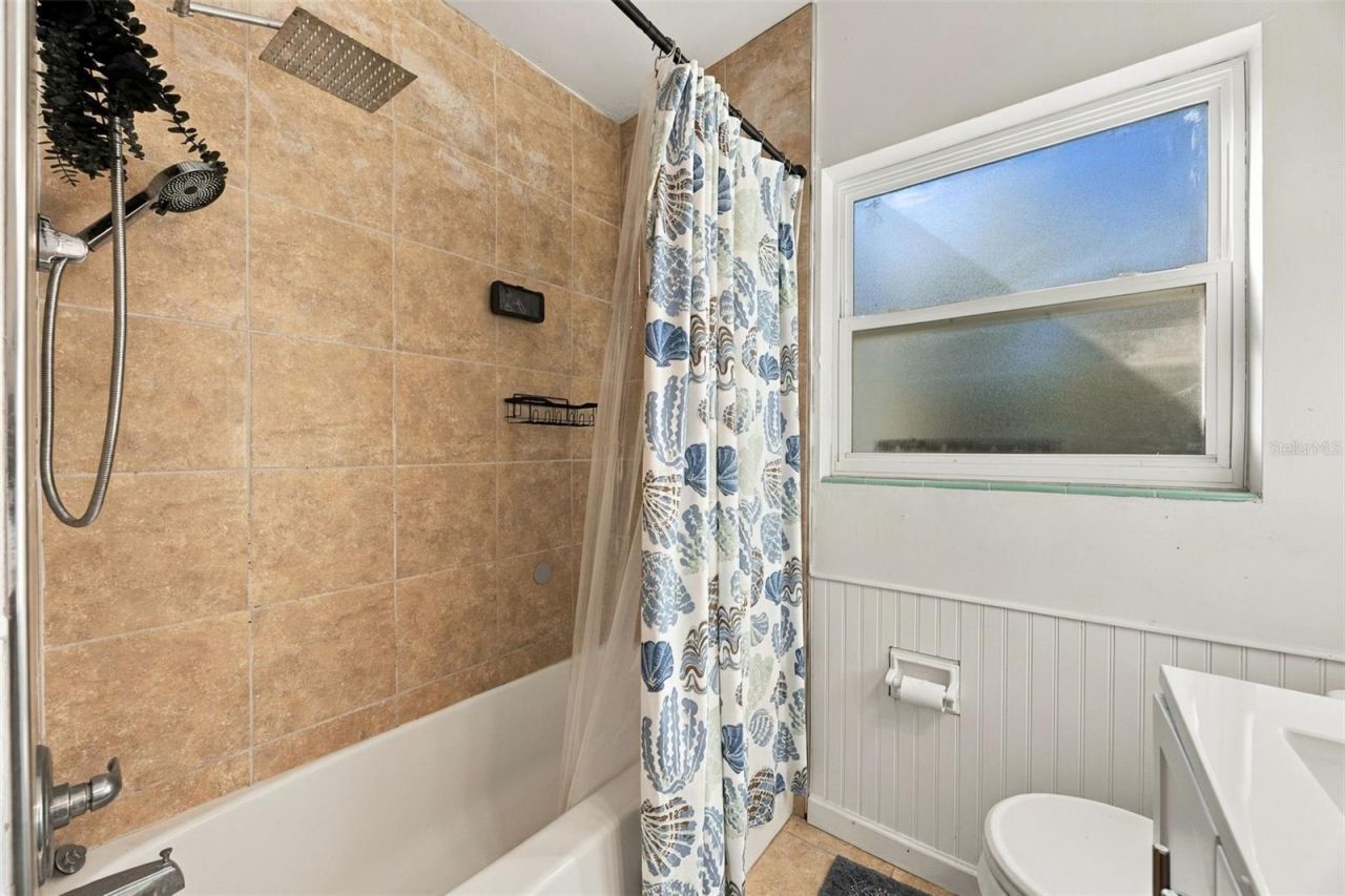 133 E Lauren Court , Fern Park, FL 32730 Photo