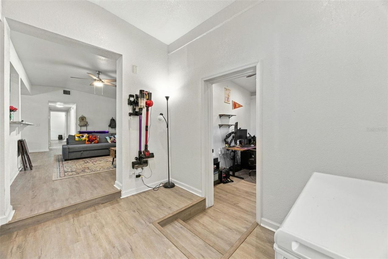 133 E Lauren Court , Fern Park, FL 32730 Photo
