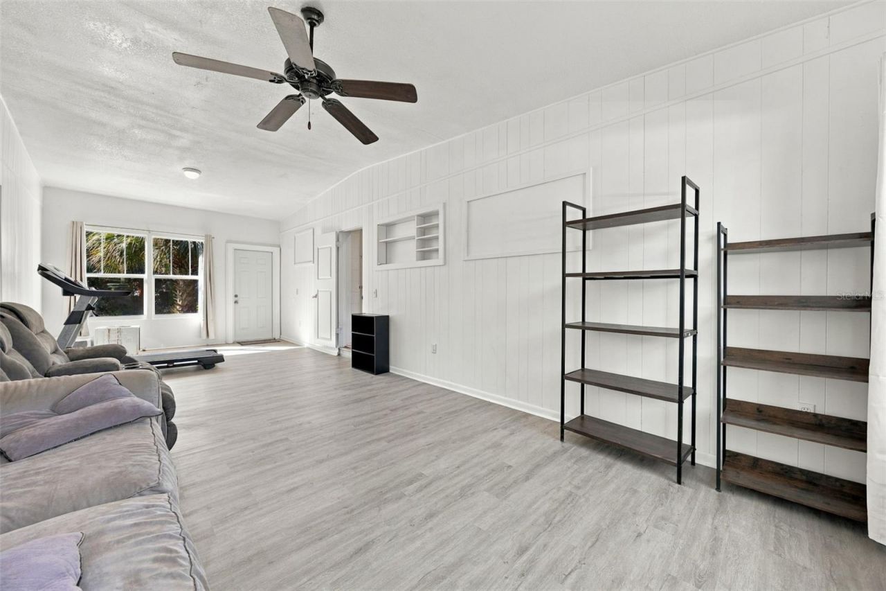 133 E Lauren Court , Fern Park, FL 32730 Photo