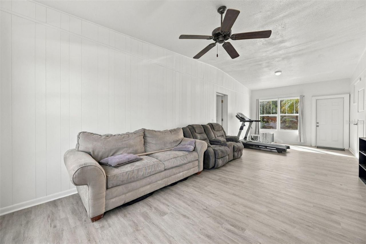 133 E Lauren Court , Fern Park, FL 32730 Photo