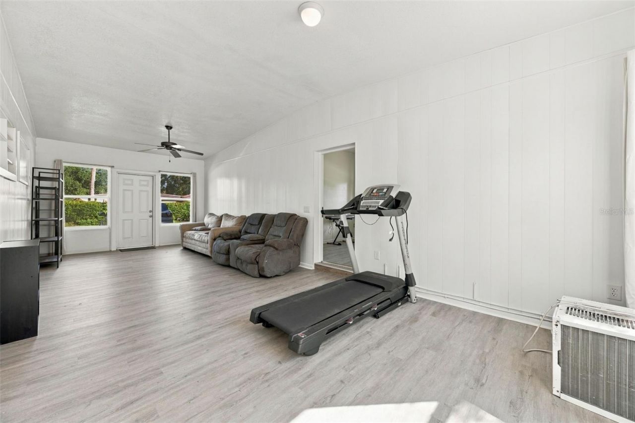 133 E Lauren Court , Fern Park, FL 32730 Photo