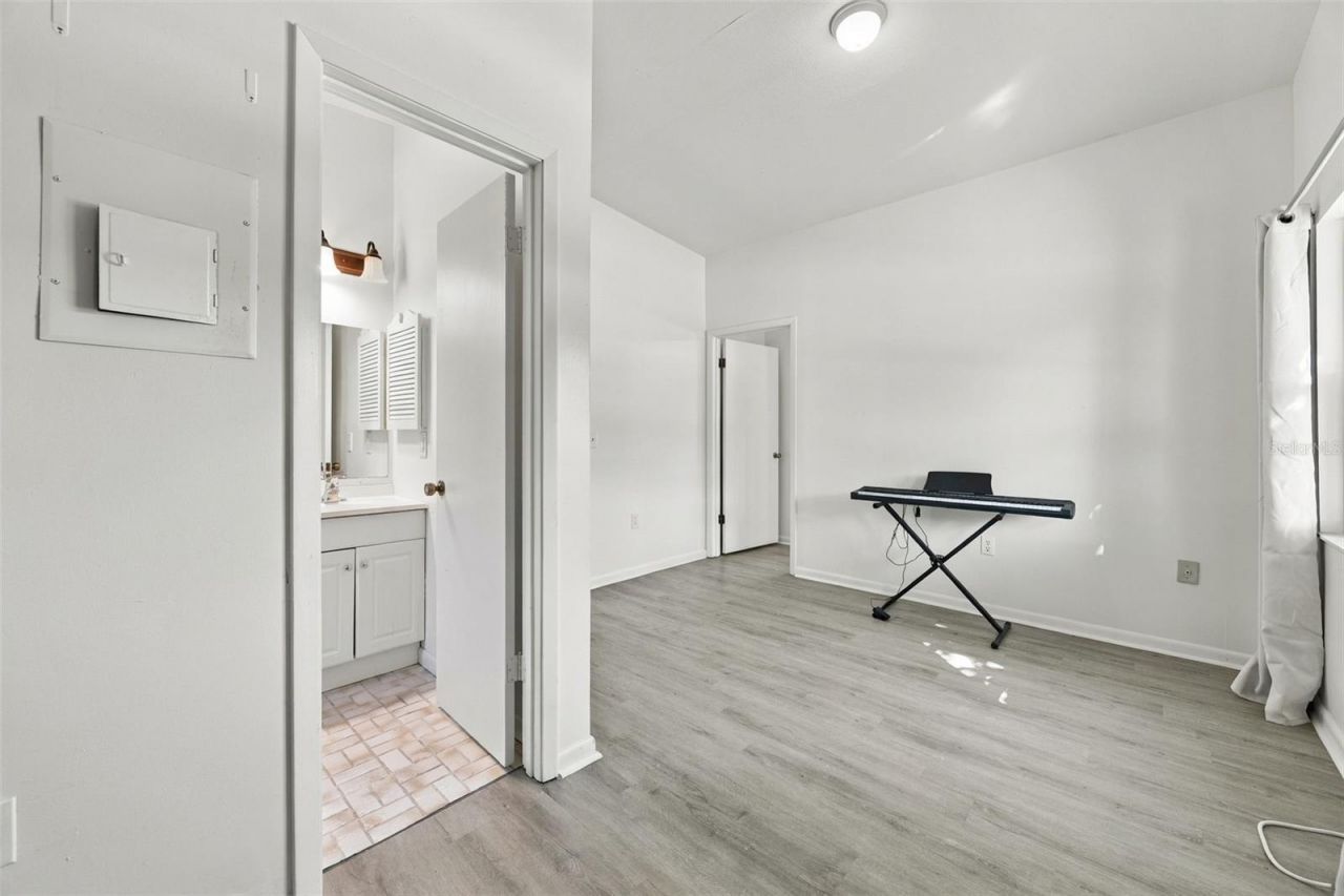 133 E Lauren Court , Fern Park, FL 32730 Photo