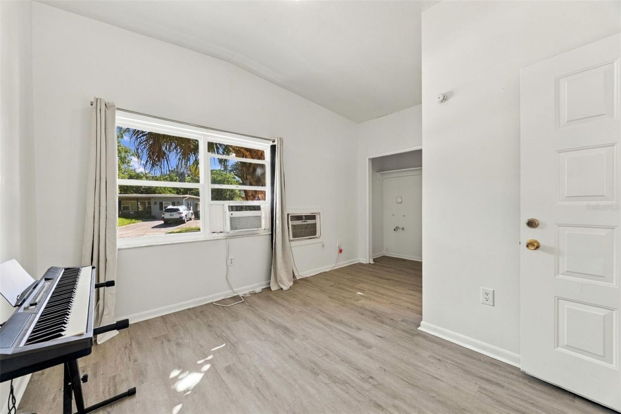 133 E Lauren Court , Fern Park, FL 32730 Photo