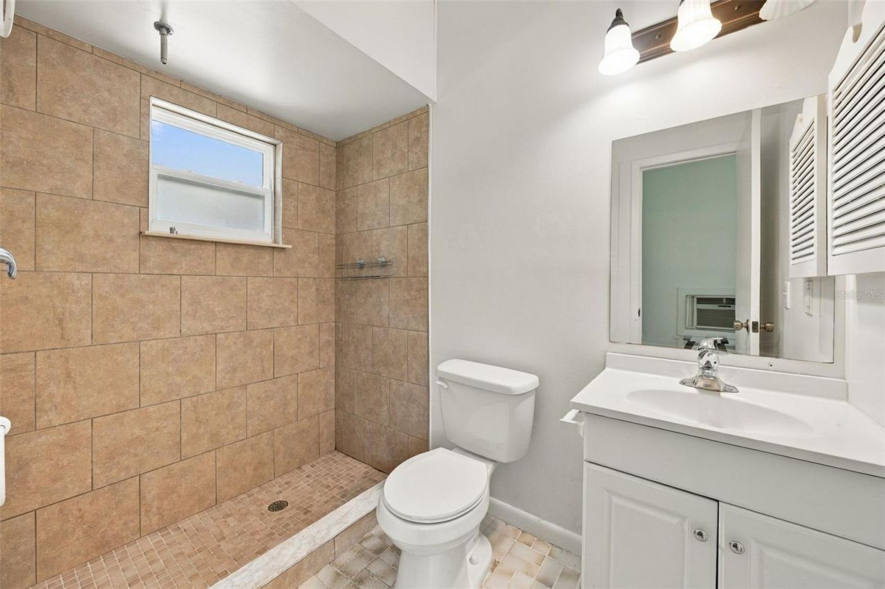 133 E Lauren Court , Fern Park, FL 32730 Photo