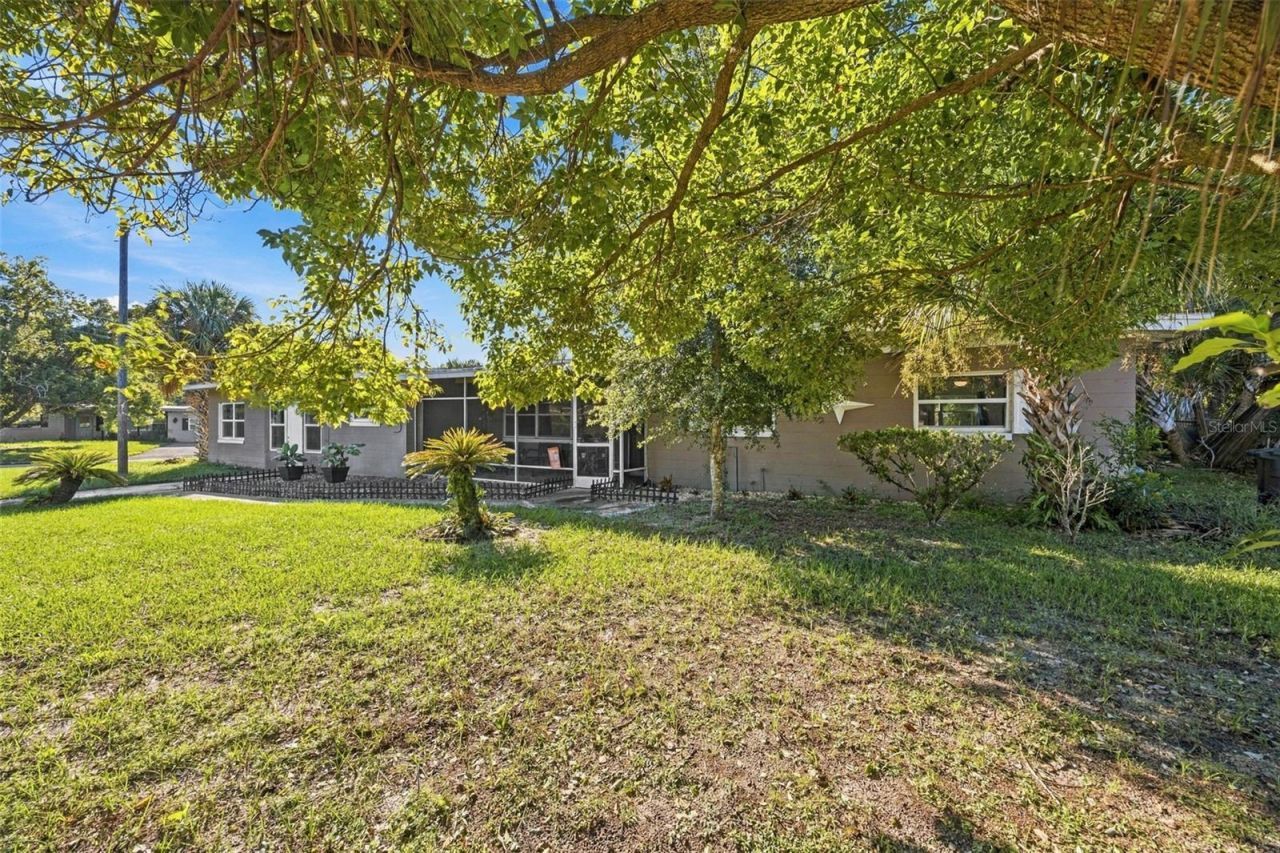 133 E Lauren Court , Fern Park, FL 32730 Photo
