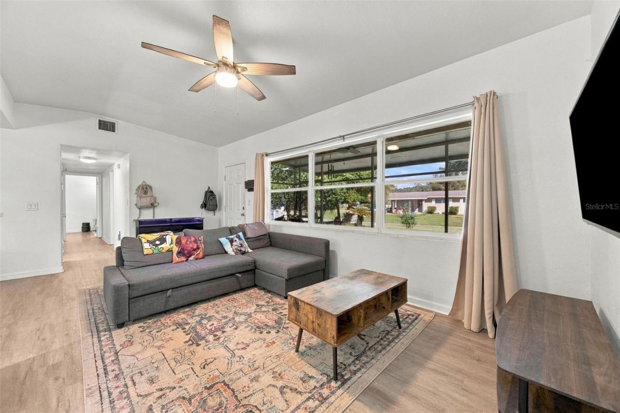 133 E Lauren Court , Fern Park, FL 32730 Photo