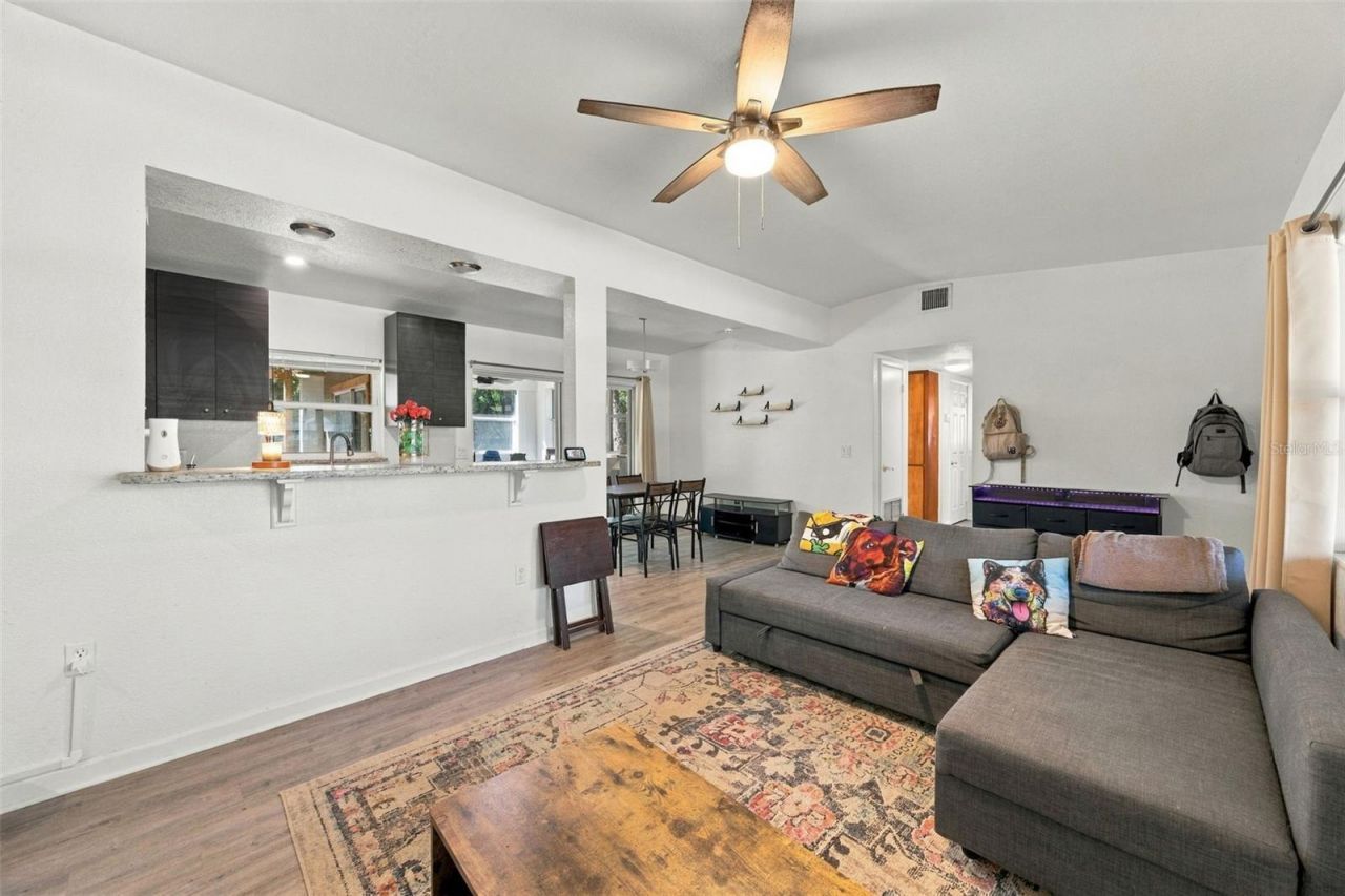 133 E Lauren Court , Fern Park, FL 32730 Photo