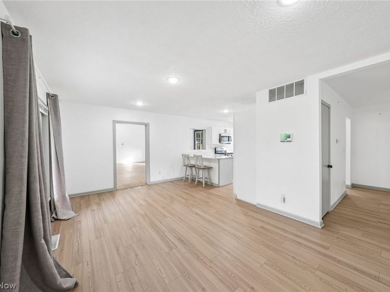 6068 Glasgow Street, Madison, OH 44057 Photo 8