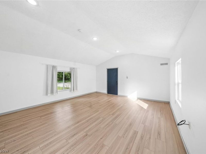 6068 Glasgow Street, Madison, OH 44057 Photo 9