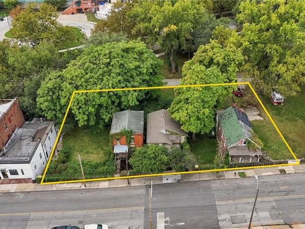 2024 Summit Street, Kansas City, MO 64108