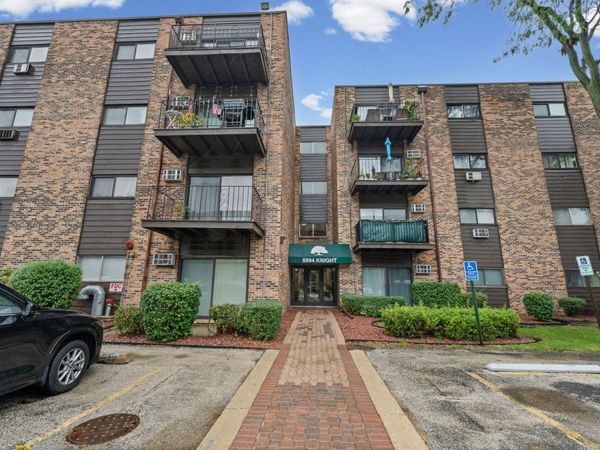 8894 Knight Avenue, Unit 108, Des Plaines, IL 60016